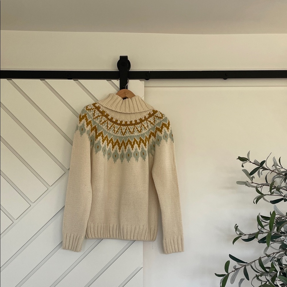 Rachel Zoe Cream and Gold Patterned Turtleneck Sweater